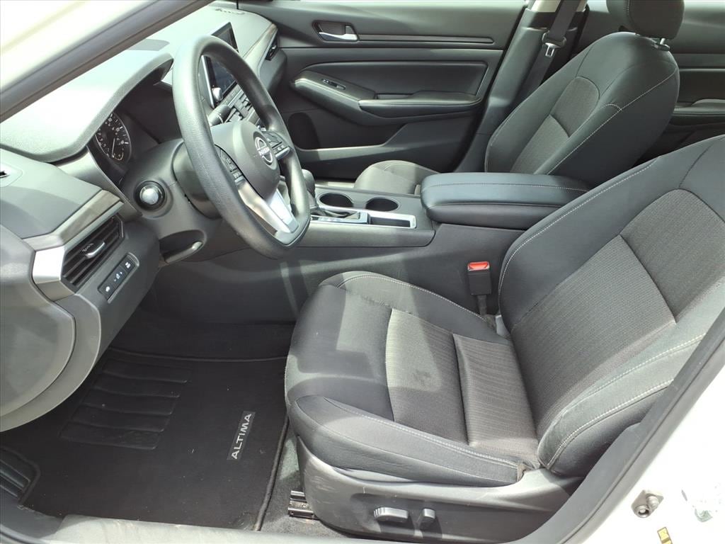 2025 Nissan Altima SV - Photo 12