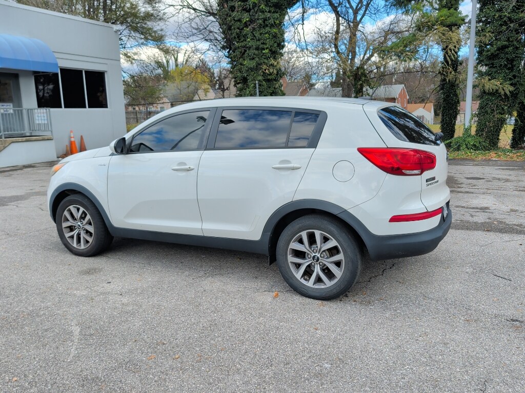 2015 Kia Sportage LX photo 2