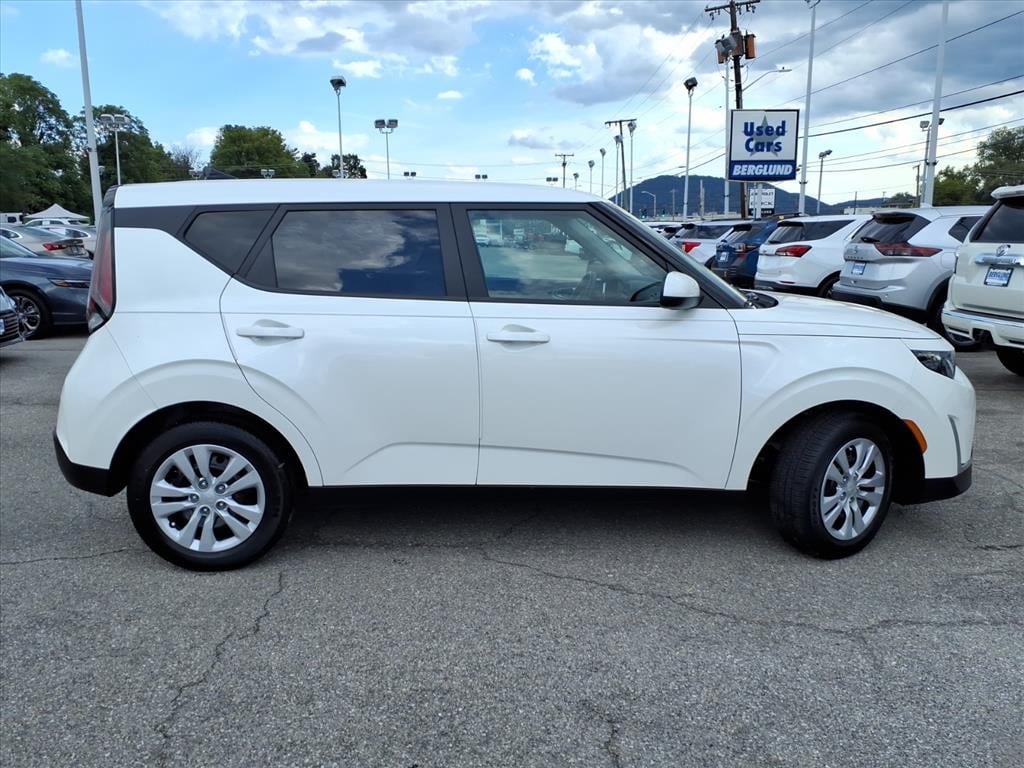 Used 2023 Kia Soul LX Crossover