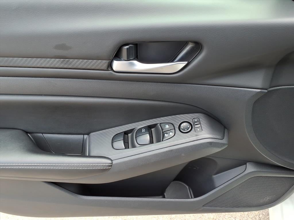 2025 Nissan Altima SV - Photo 21