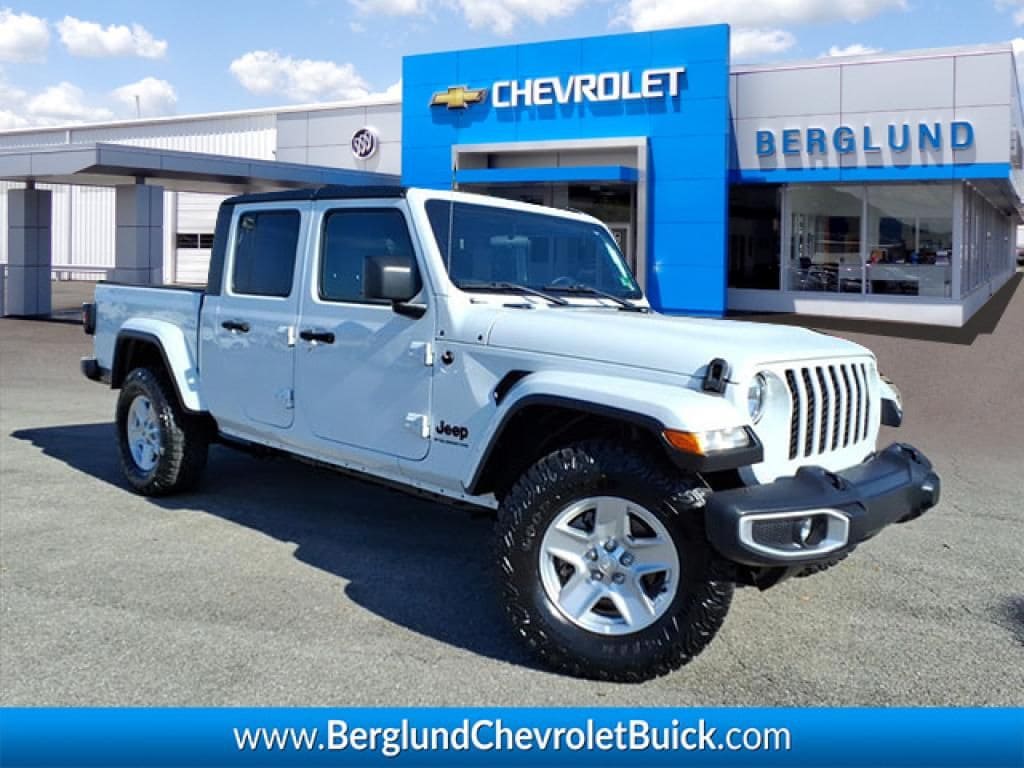 2023 Jeep Gladiator Sport S's photo