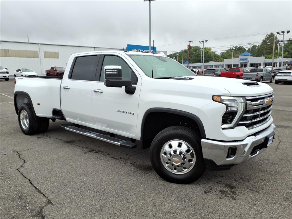 2026 Chevrolet Silverado 3500 HD LTZ - Photo 2