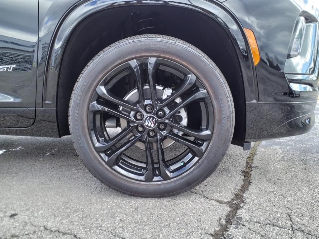 2025 Buick Enclave Sport Touring photo 3