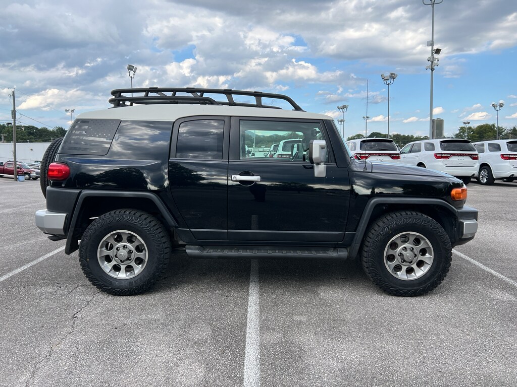 Used 2011 Toyota FJ Cruiser SR SUV