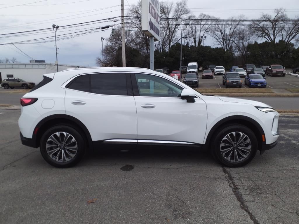 2025 Buick Envision Preferred photo 2