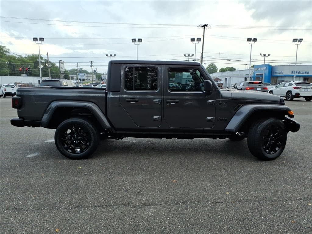 Used 2022 Jeep Gladiator Sport S 4x4 Truck