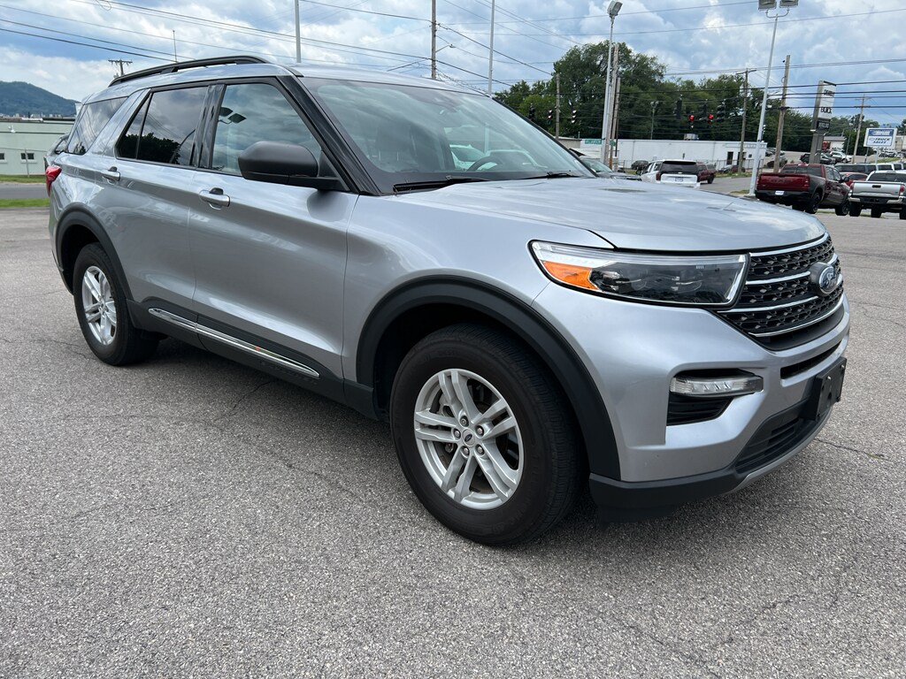 Used 2024 Ford Explorer XLT SUV
