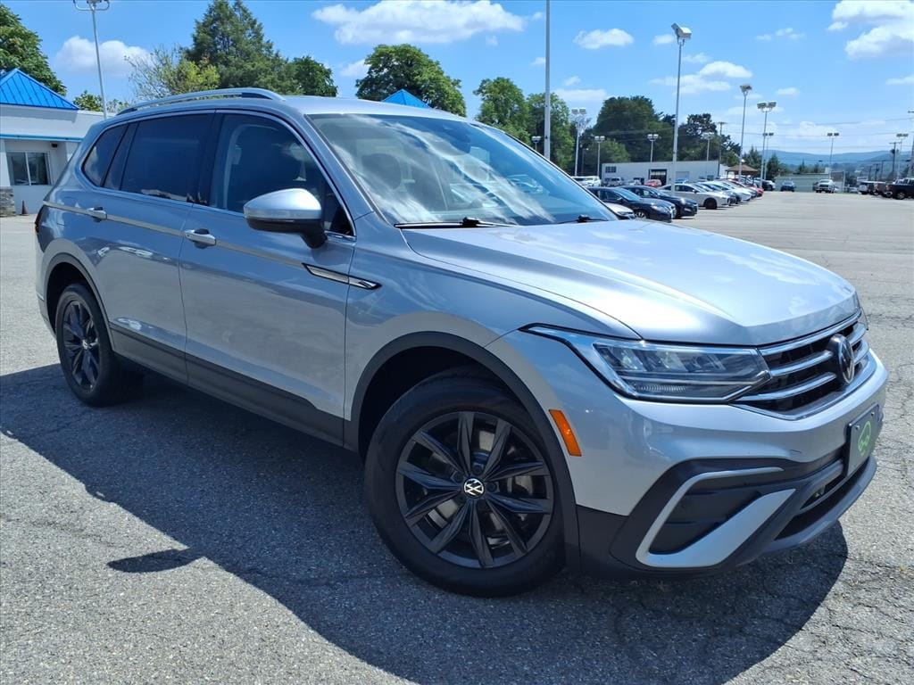 Used 2024 Volkswagen Tiguan SE