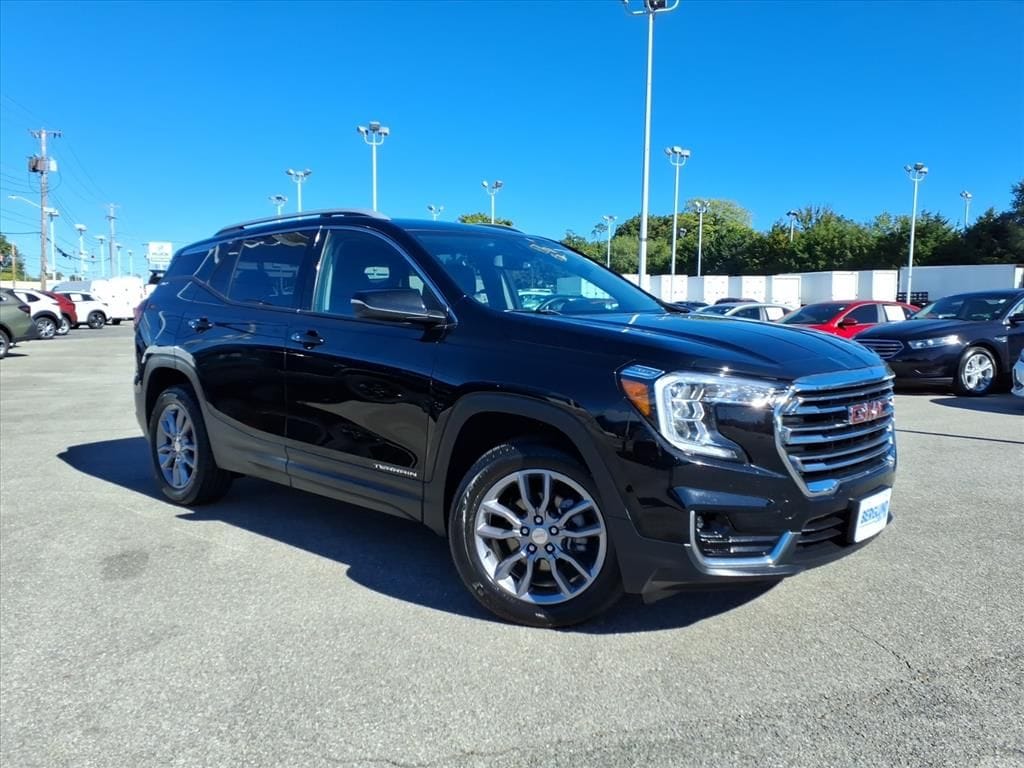 Used 2024 GMC Terrain SLT SUV