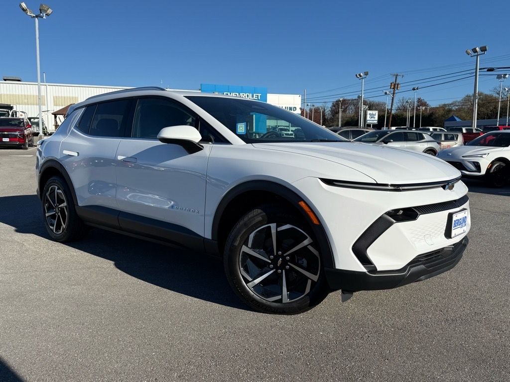 2026 Chevrolet Equinox EV 2LT's photo