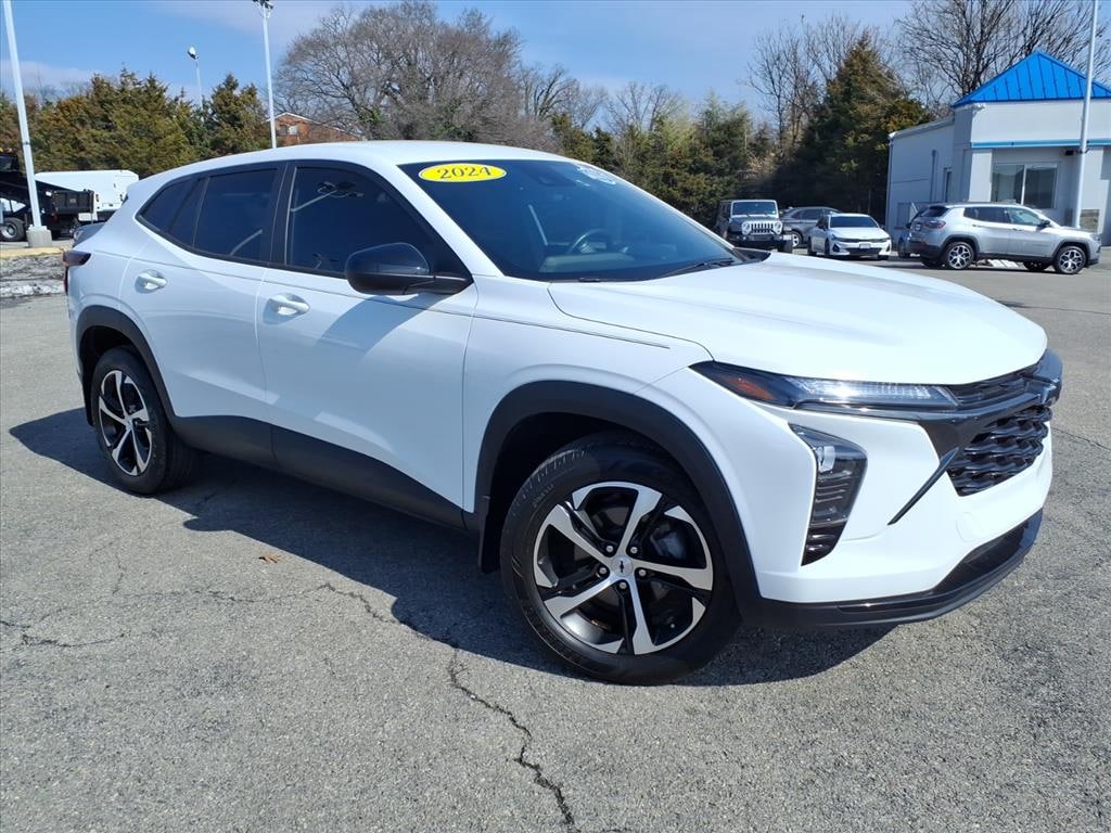 Used 2024 Chevrolet Trax 1RS SUV