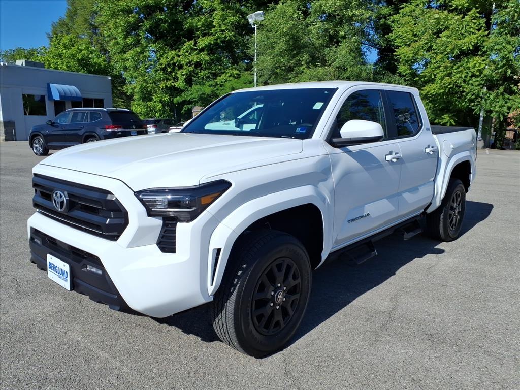 2024 Toyota Tacoma SR5 - Photo 8