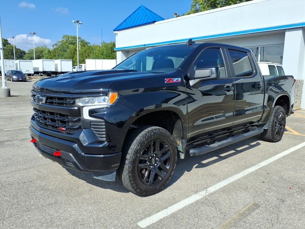 2024 Chevrolet Silverado 1500 LT Trail Boss photo 2