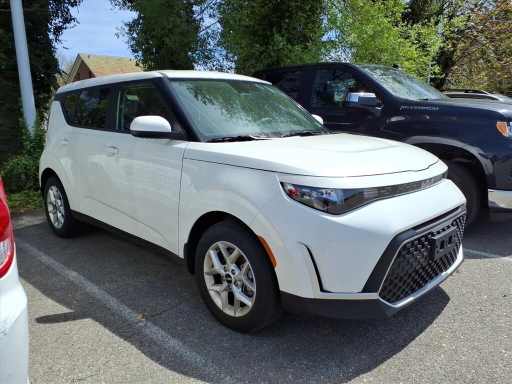 Used 2025 Kia Soul LX