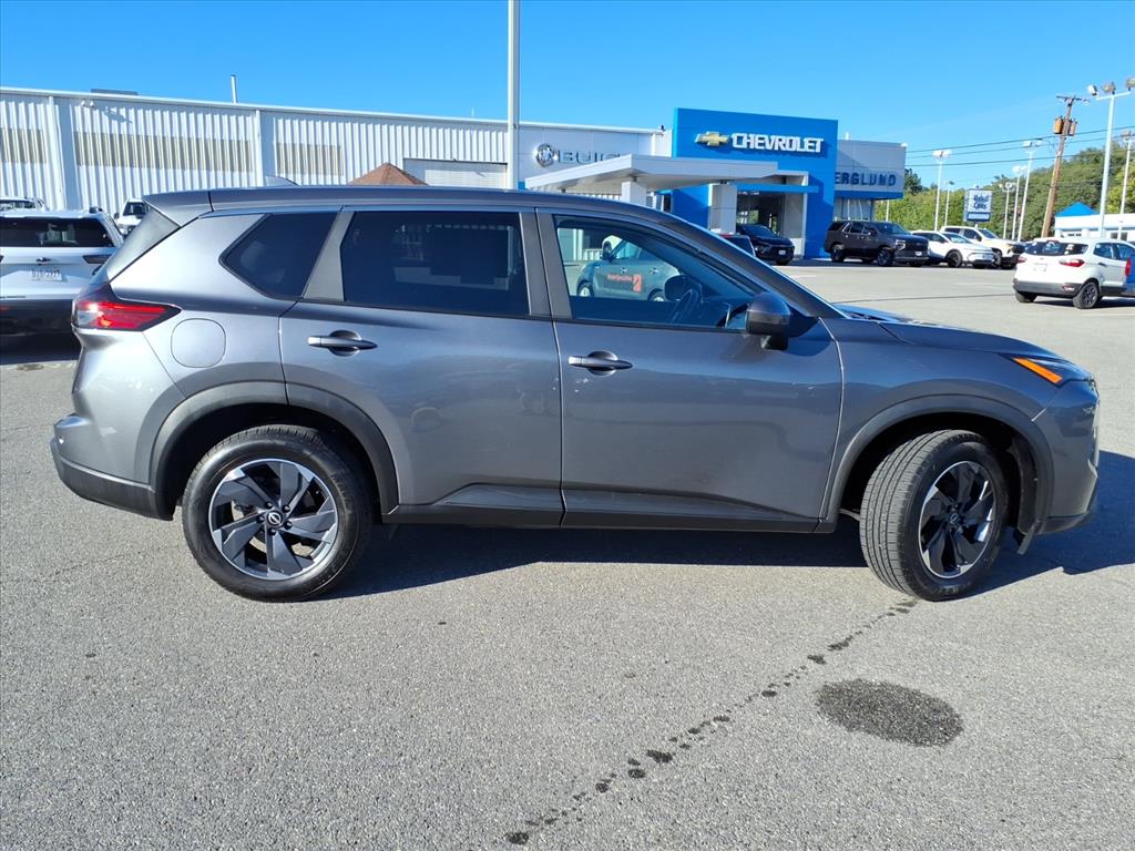 Used 2024 Nissan Rogue SV FWD SUV