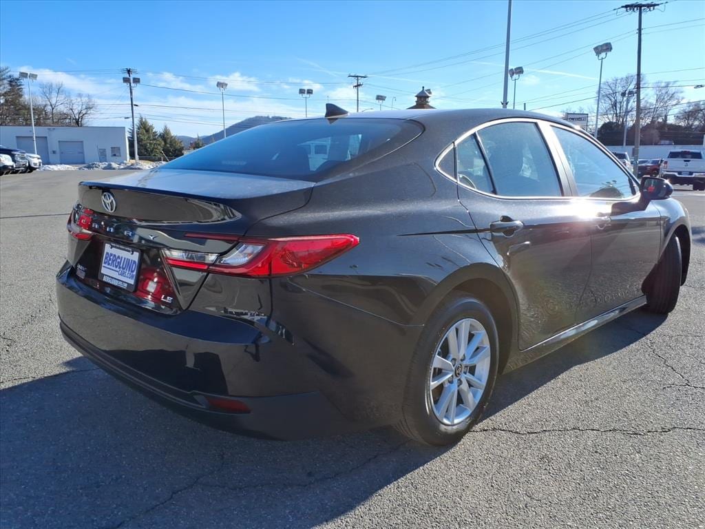 Used 2025 Toyota Camry LE