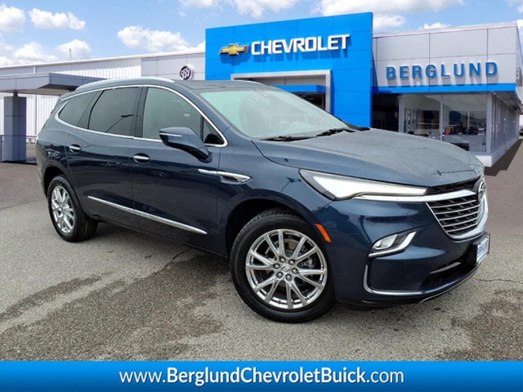 2023 Buick Enclave Essence's photo