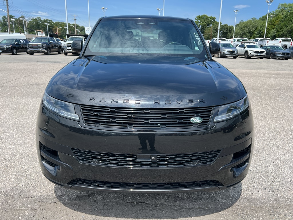 Used 2025 Land Rover Range Rover Sport SE