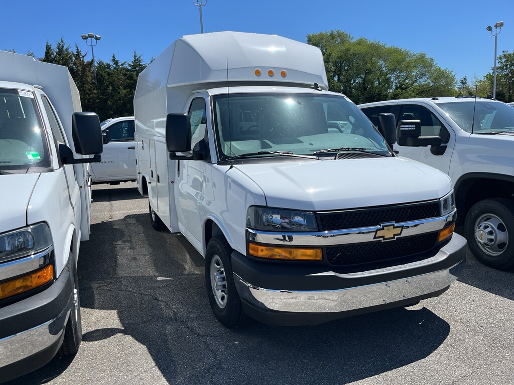 New 2025 Chevrolet Express Cutaway 3500 1WT Cutaway Van