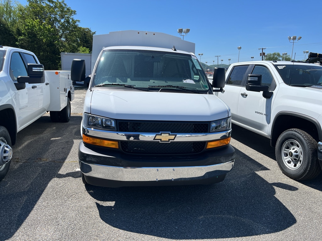 New 2025 Chevrolet Express Cutaway 3500 1WT Cutaway Van