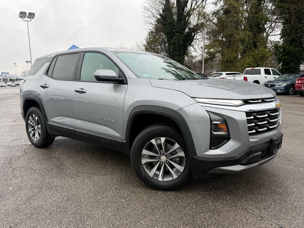 2025 Chevrolet Equinox LT's photo