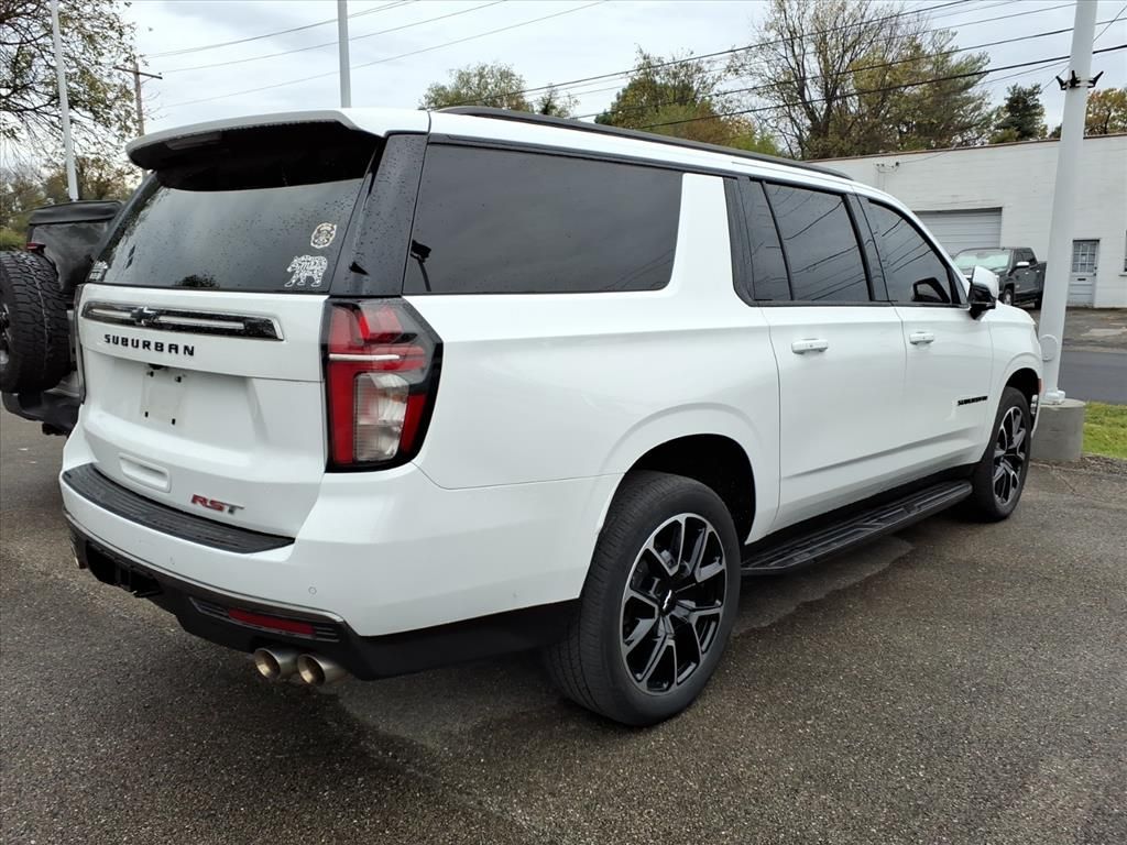 2022 Chevrolet Suburban RST photo 4