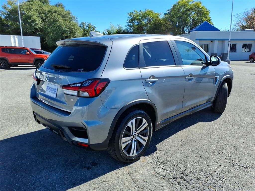 2024 Mitsubishi Outlander Sport SE photo 2
