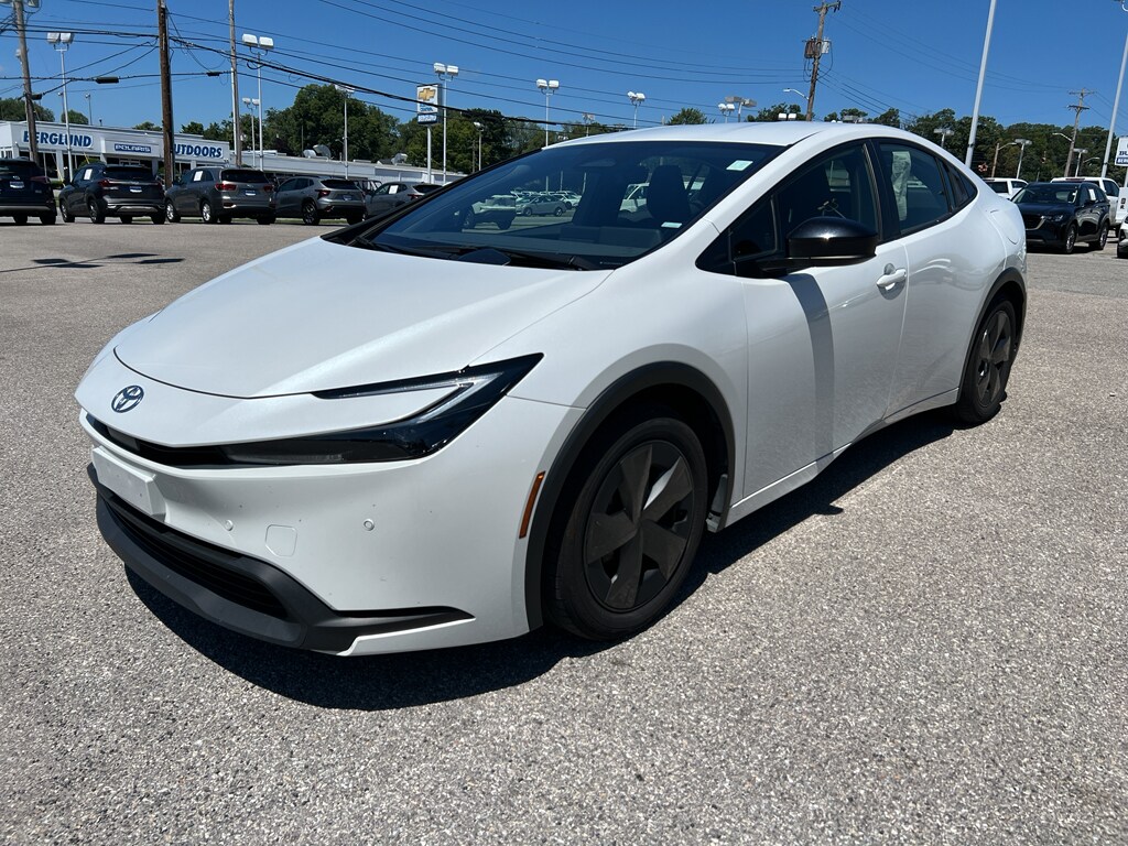 Used 2024 Toyota Prius LE