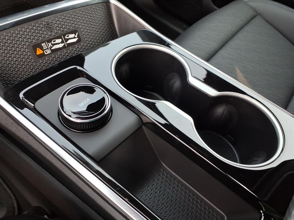 2027 Chevrolet Equinox LT - Photo 16