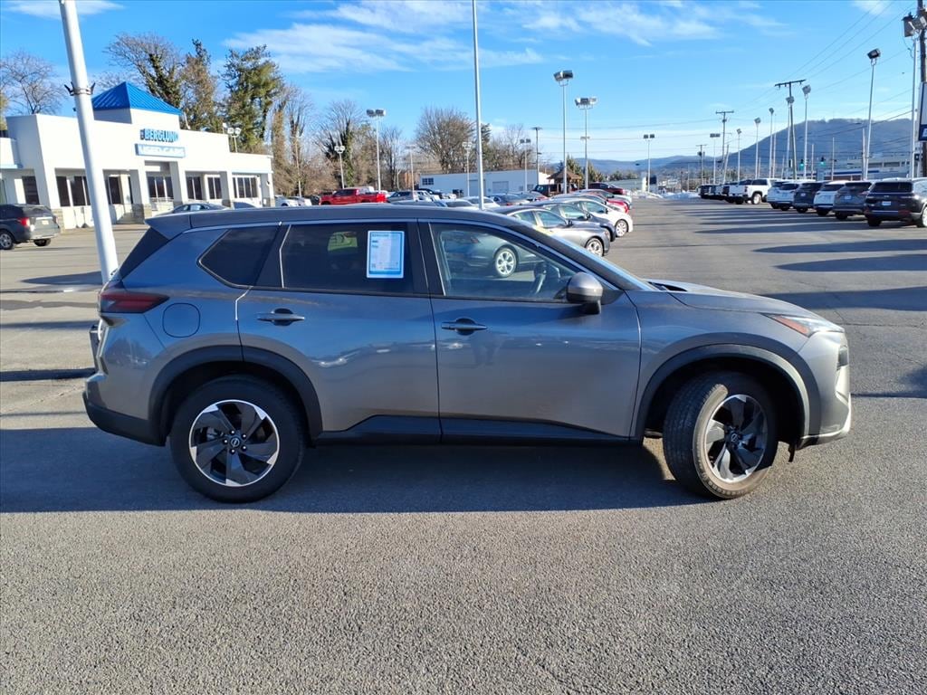 Used 2024 Nissan Rogue SV