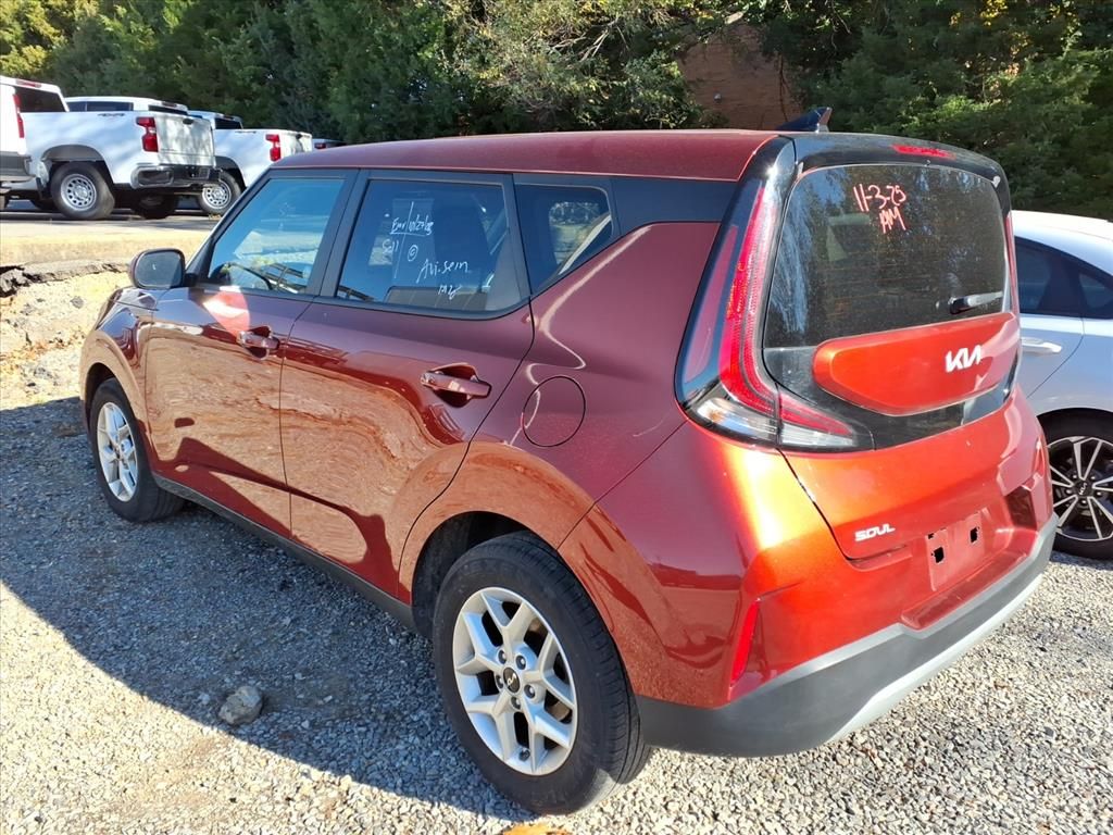 2024 Kia Soul LX photo 3