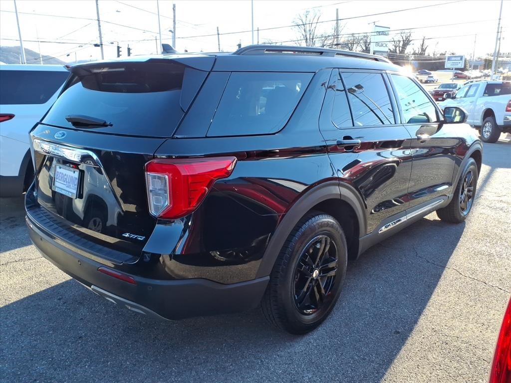 Used 2024 Ford Explorer XLT