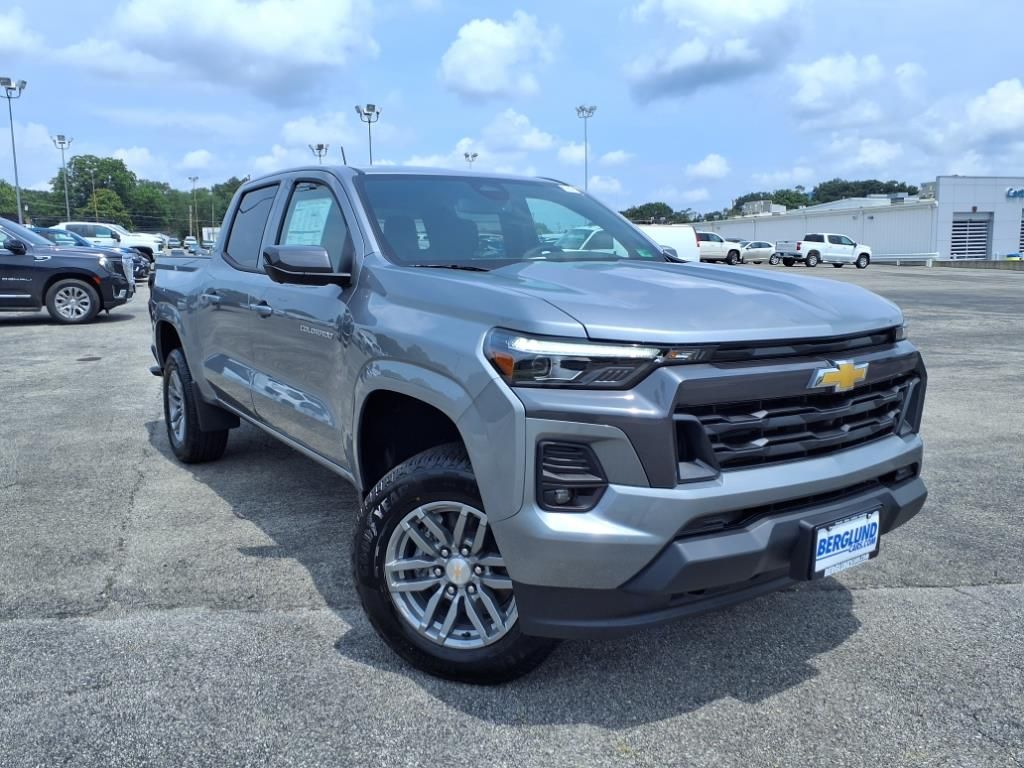 2026 Chevrolet Colorado LT photo 2