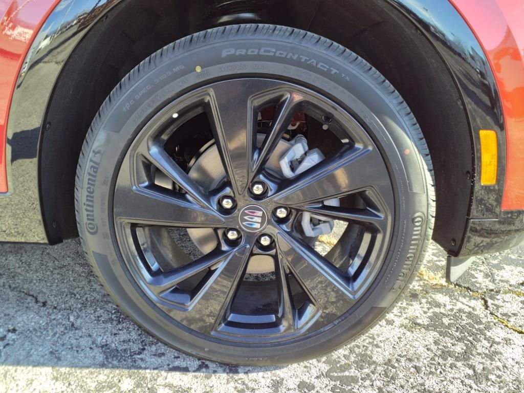 2025 Buick Envision Sport Touring photo 4