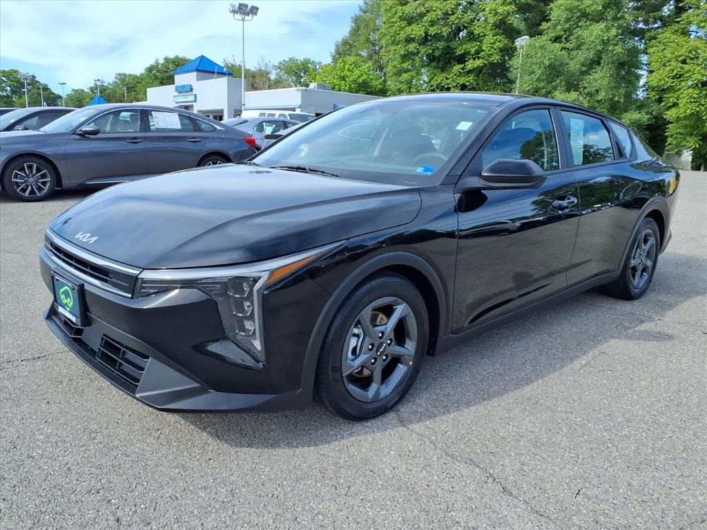 2025 Kia K4 LXS - Photo 8