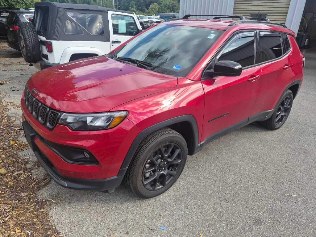 Used 2025 Jeep Compass Latitude Sport Utility