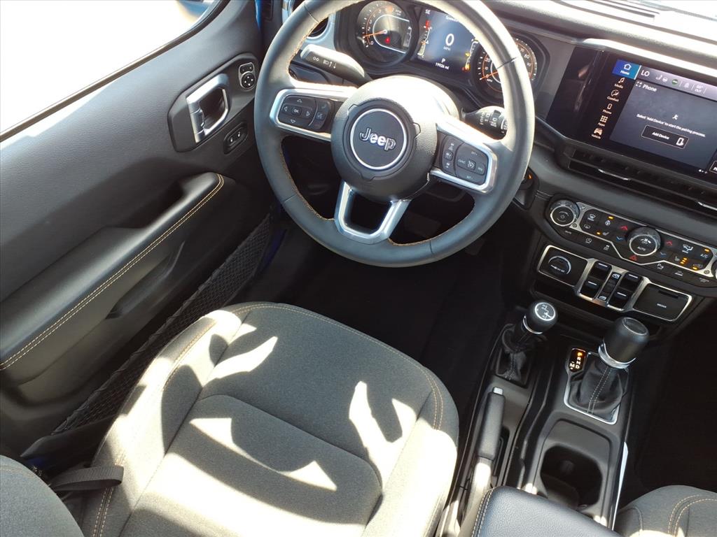 2024 Jeep Wrangler 4-Door Sahara - Photo 21