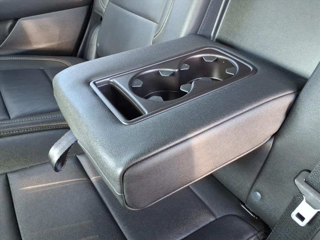 2022 GMC Yukon SLT - Photo 34