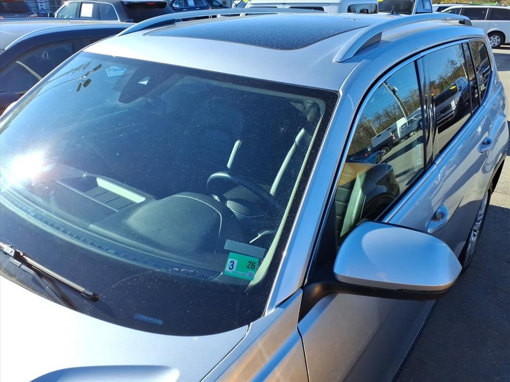 2019 Volkswagen Atlas V6 SEL Premium photo 2