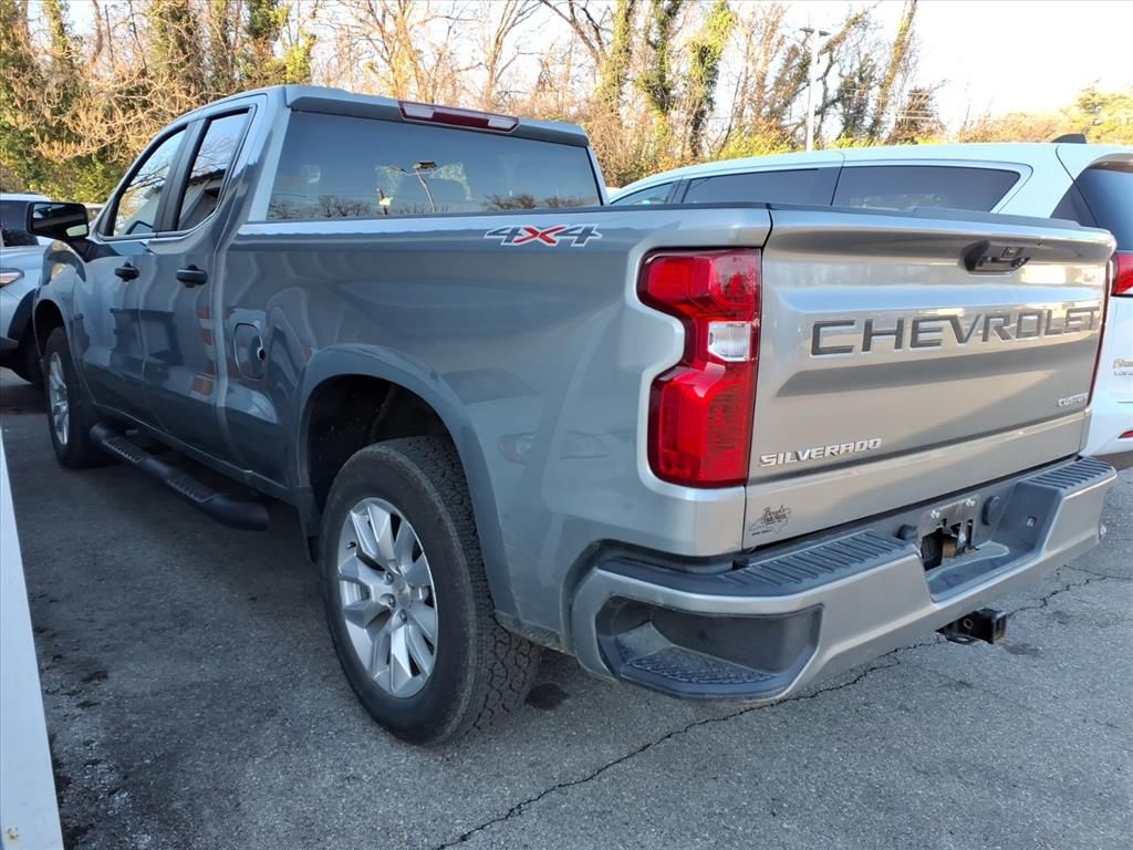 2024 Chevrolet Silverado Custom photo 4
