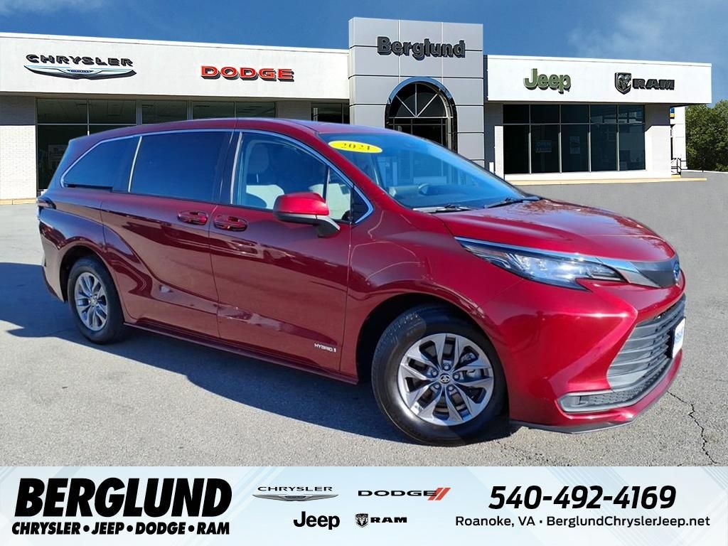 Used 2021 Toyota Sienna LE Passenger Van
