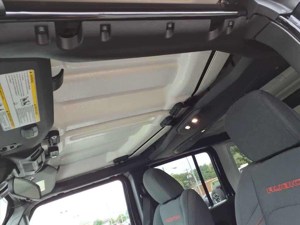 2025 Jeep Wrangler 4-Door Rubicon - Photo 11