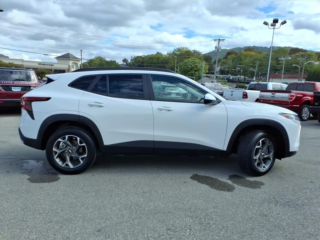 Used 2024 Chevrolet Trax LT SUV