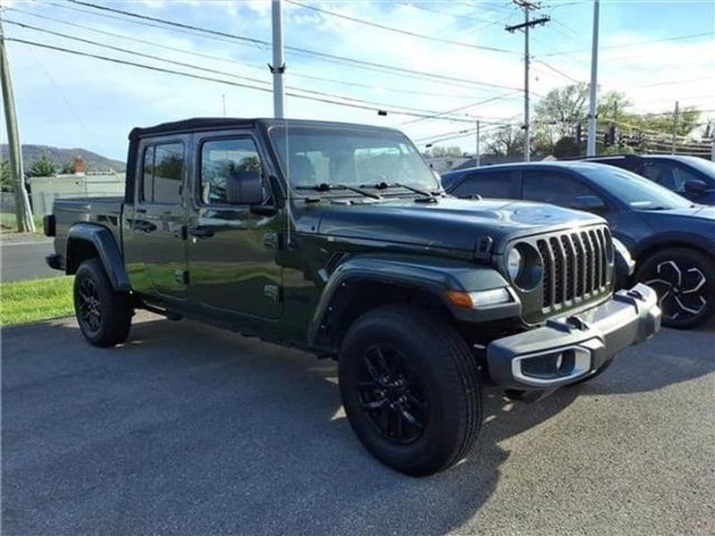 2022 Jeep Gladiator Sport S's photo