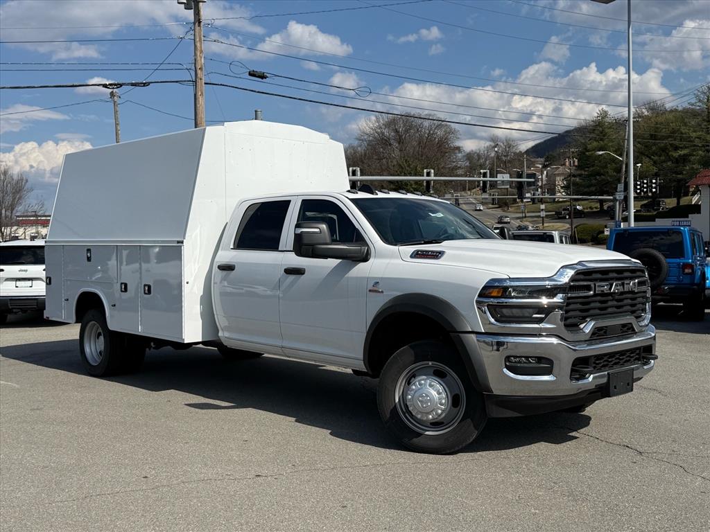 2026 RAM 5500 Big Horn 4X4 Crew Cab DRW 197" WB's photo