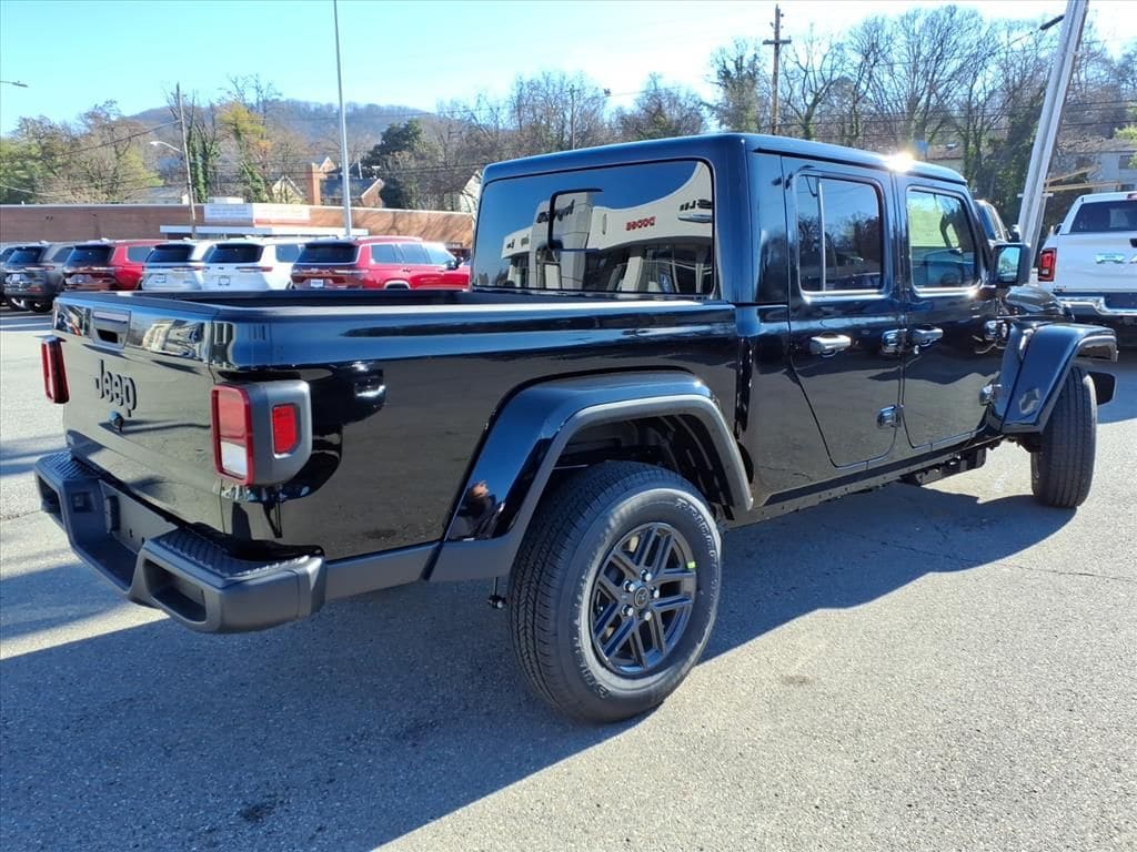 New 2026 Jeep Gladiator SPORT S 4X4 Pickup