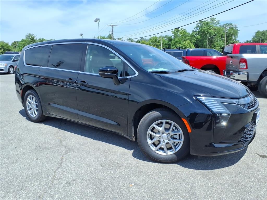 New 2027 Chrysler Pacifica SELECT Passenger Van