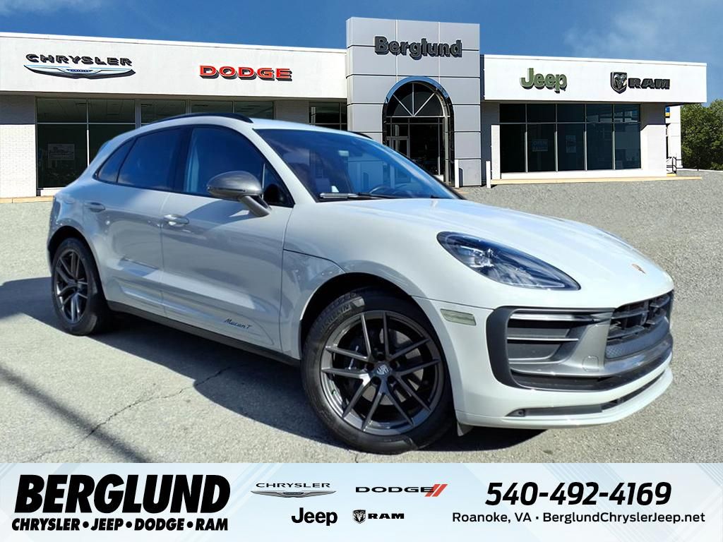 2023 Porsche Macan T's photo