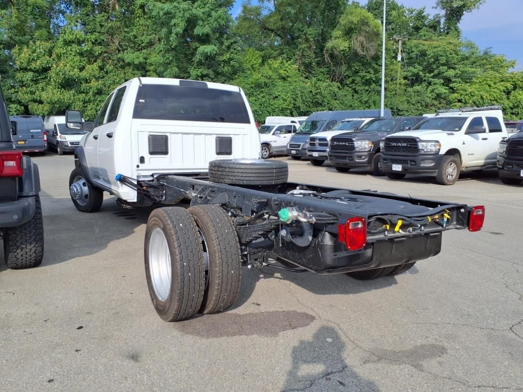 New 2025 Ram 5500 Chassis Cab 5500 TRADESMAN CHASSIS CREW CAB 4X4 84' CA Pickup