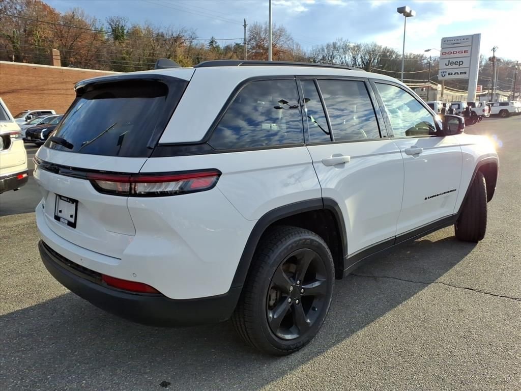 Used 2023 Jeep Grand Cherokee Altitude SUV